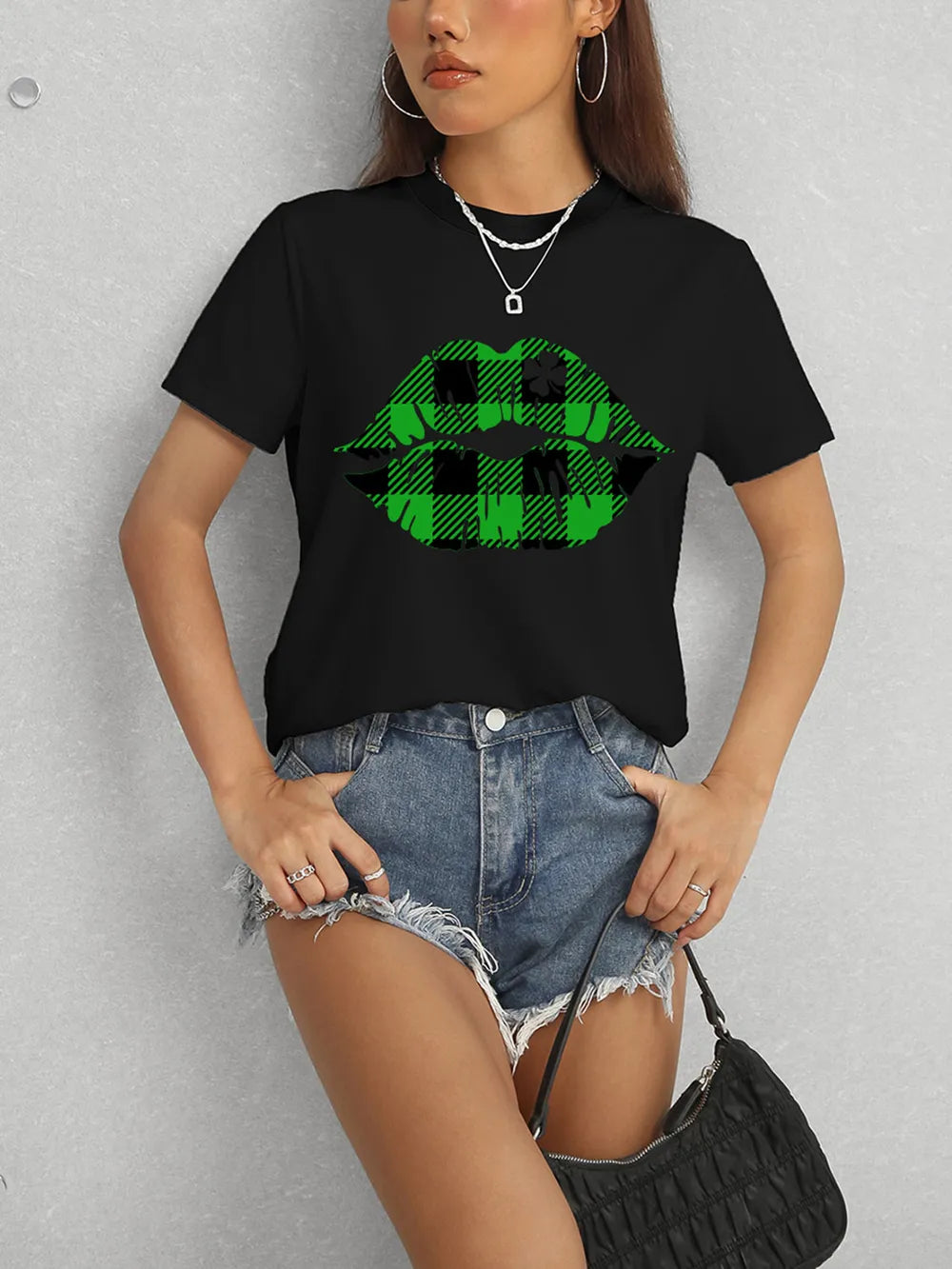 Plaid Lip Graphic Round Neck T-Shirt – Trendsi | ClozArt