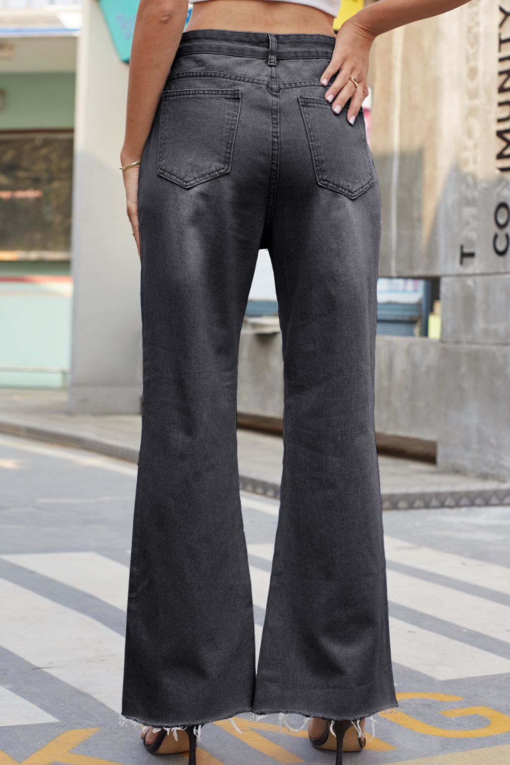 Distressed Buttoned Loose Fit Jeans – Trendsi | ClozArt