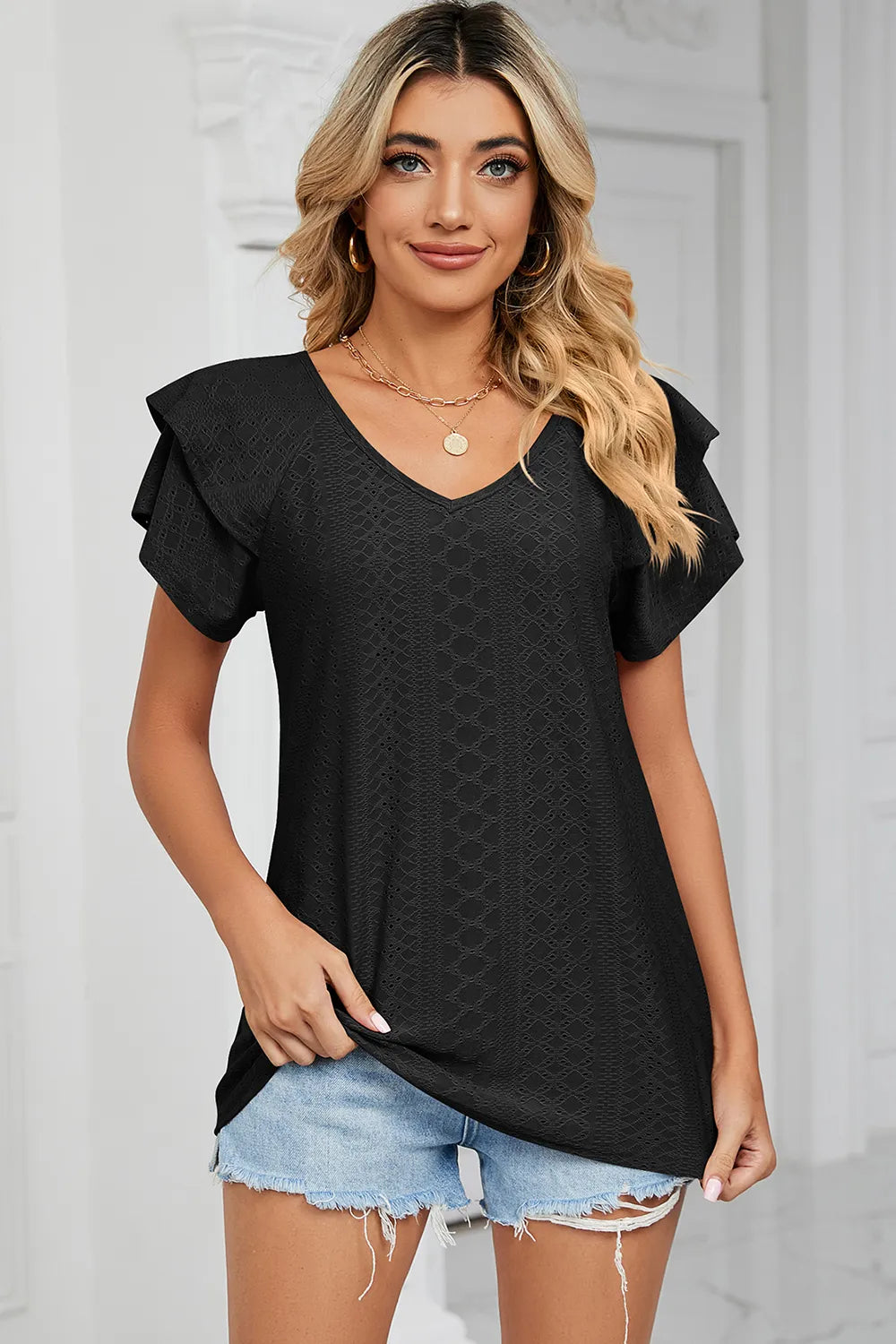 Eyelet V-Neck Short Sleeve T-Shirt – Trendsi | ClozArt