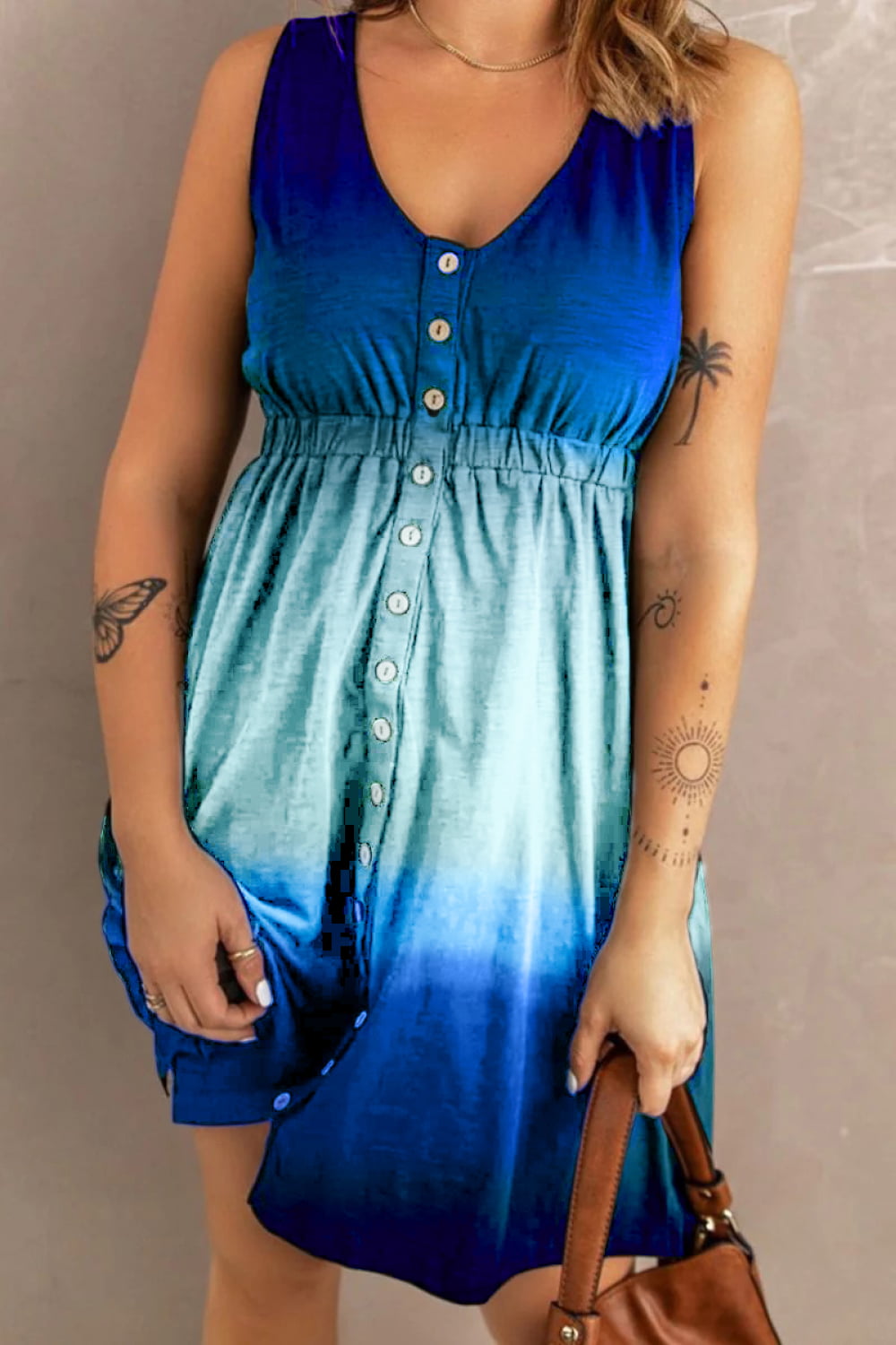 Double Take Scoop Neck Buttoned Sleeveless Magic Dress with Pockets – Trendsi | ClozArt