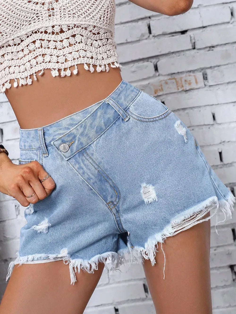 Distressed Raw Hem Denim Shorts – Trendsi | ClozArt