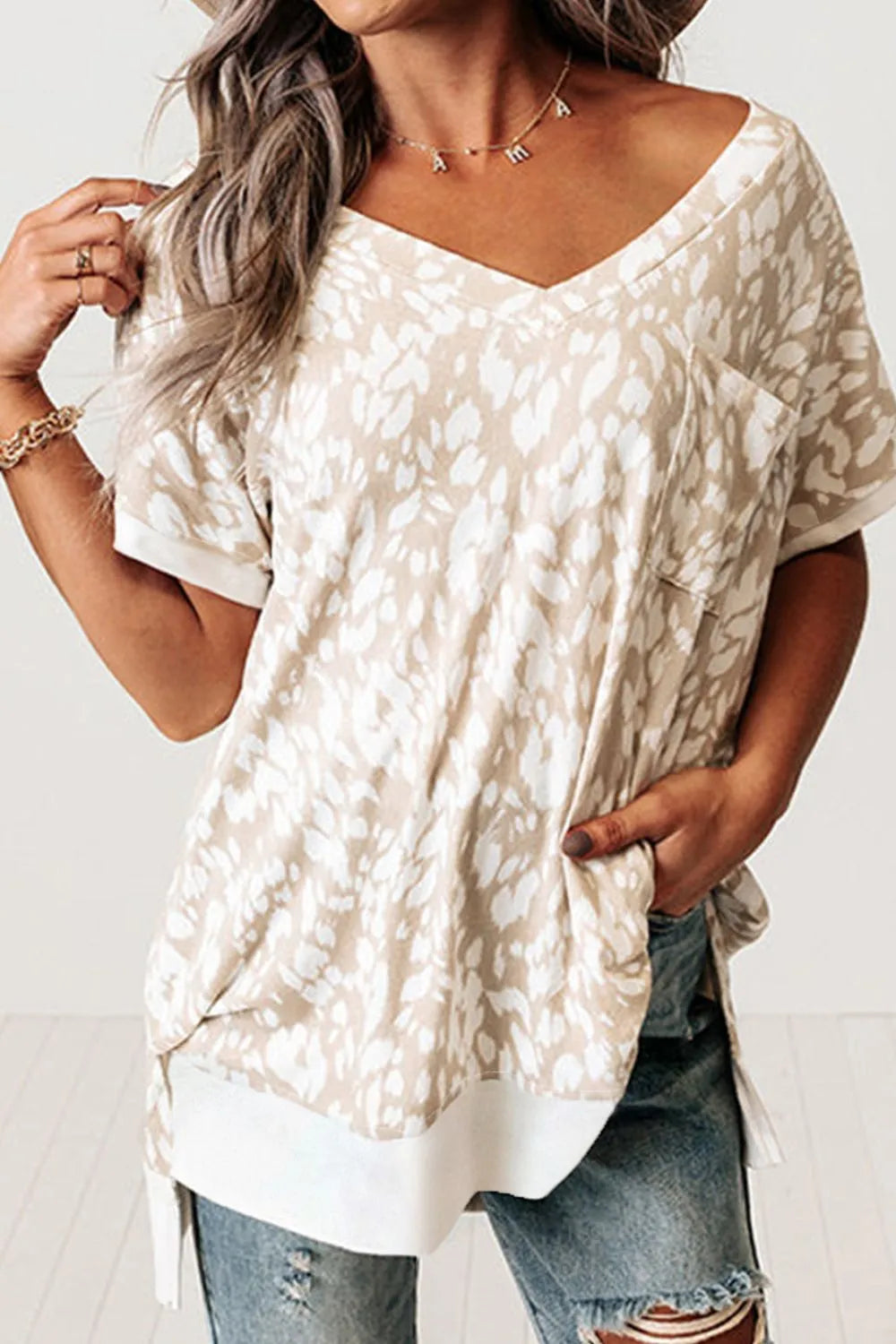 Leopard Print V Neck Side Slit Loose Fit T Shirt – Trendsi | ClozArt