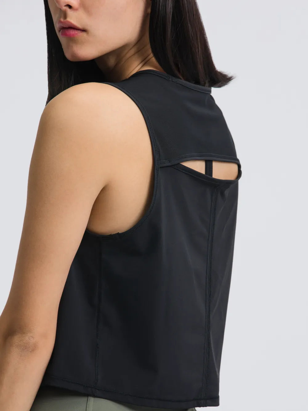 Millennia Round Neck Cropped Active Tank – Trendsi | ClozArt