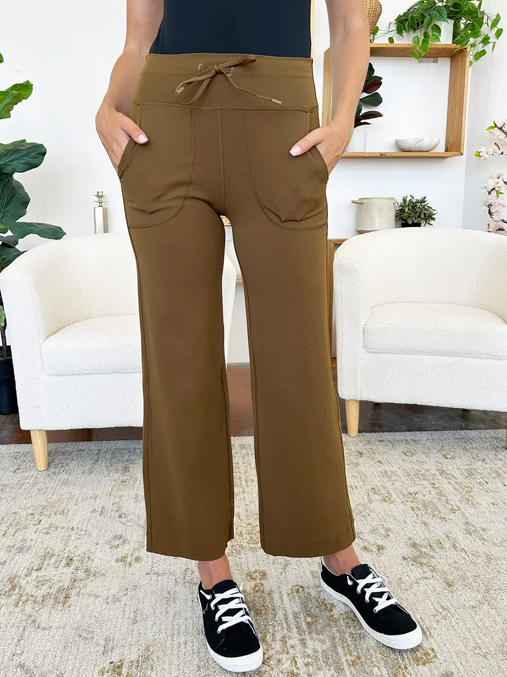 Millennia Drawstring Waist Wide Leg Sports Pants with Pockets – Trendsi | ClozArt