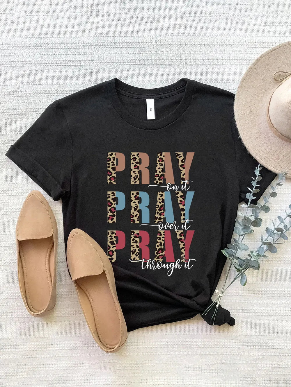 Letter Graphic Round Neck Short Sleeve T-Shirt – Trendsi | ClozArt