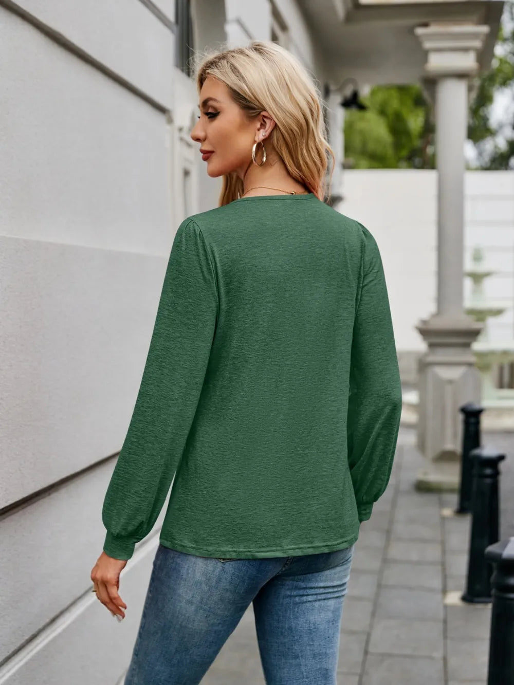 V-Neck Long Sleeve T-Shirt – Trendsi | ClozArt
