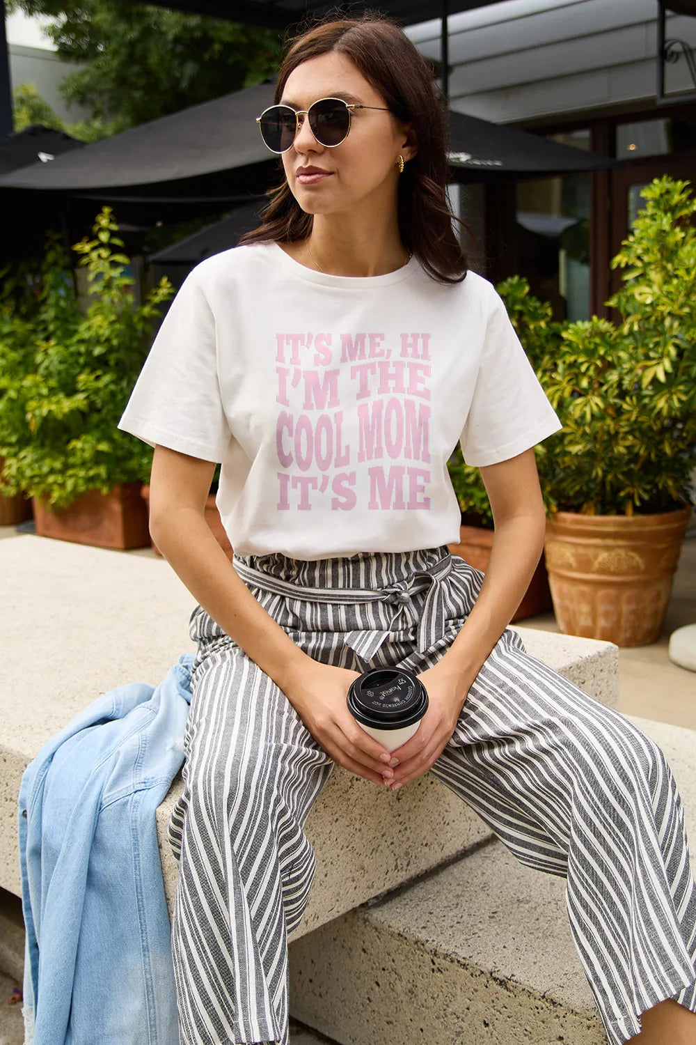 Simply Love Full Size IT'S ME,HI I'M THE COOL MOM IT'S ME Round Neck T-Shirt – Trendsi | ClozArt
