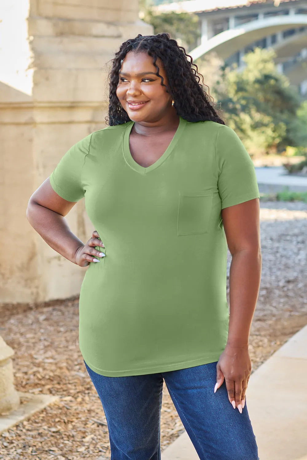 Basic Bae Bamboo Full Size V-Neck Short Sleeve T-Shirt – Trendsi | ClozArt