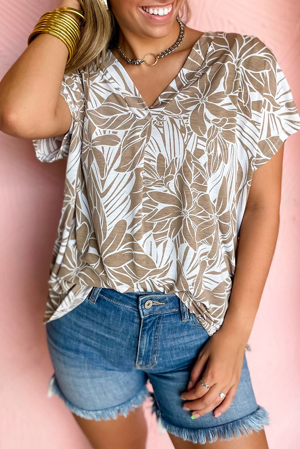 Khaki Floral Print V Neck Short Sleeve Loose Fit Blouse – Shewin | ClozArt