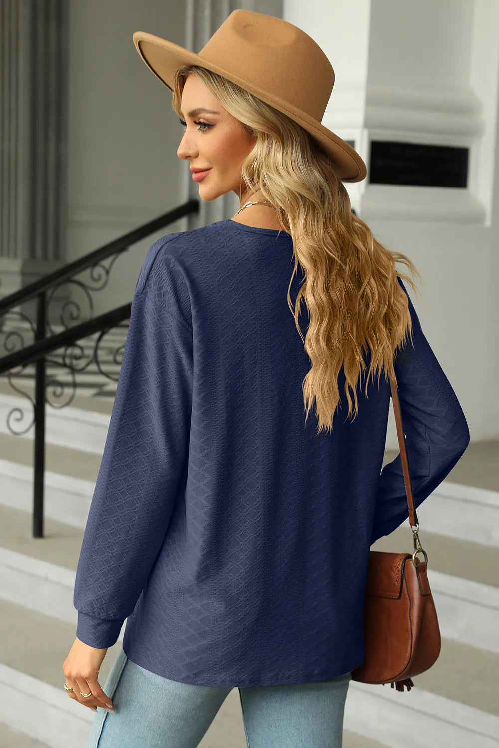 V-Neck Long Sleeve T-Shirt – Trendsi | ClozArt