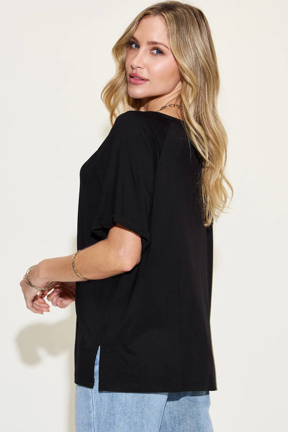 Basic Bae Full Size Bamboo Slit V-Neck Short Sleeve T-Shirt – Trendsi | ClozArt