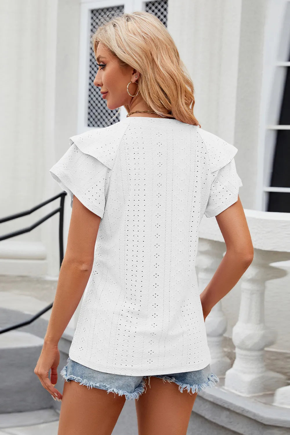 Eyelet Notched Short Sleeve T-Shirt – Trendsi | ClozArt