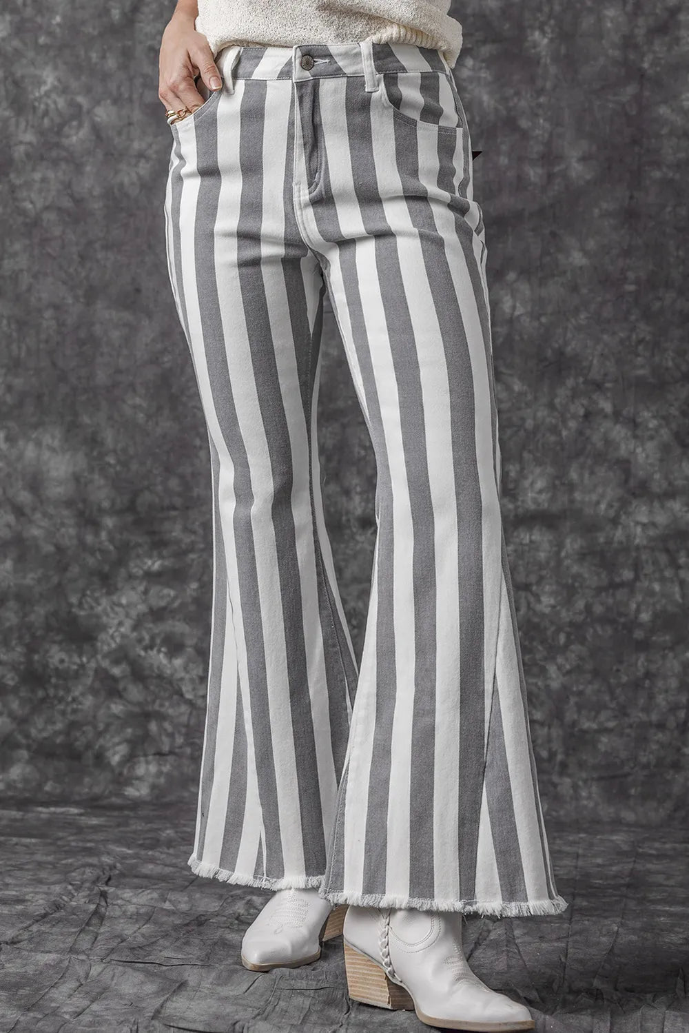 Raw Hem Star Applique Striped Jeans – Trendsi | ClozArt