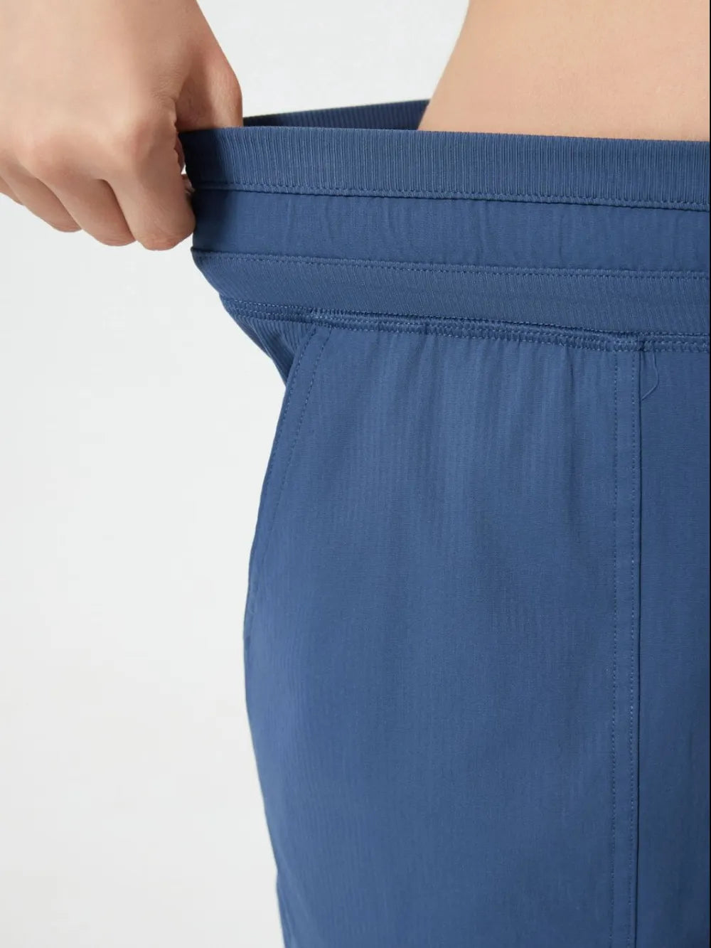 Millennia Drawstring Active Shorts with Pockets – Trendsi | ClozArt