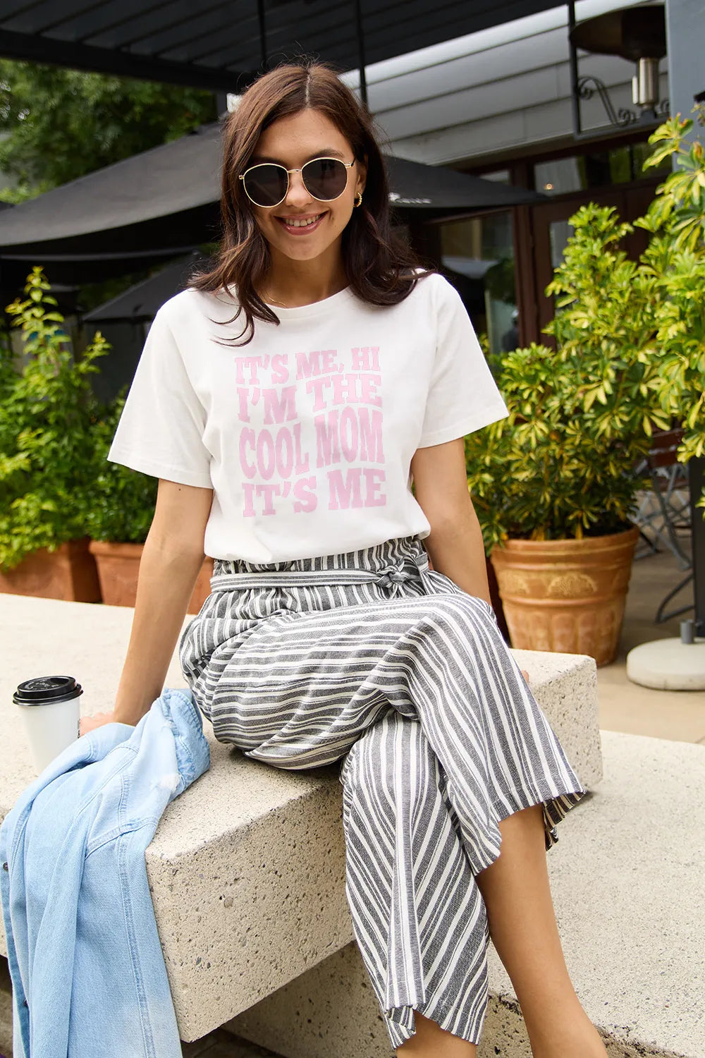 Simply Love Full Size IT'S ME,HI I'M THE COOL MOM IT'S ME Round Neck T-Shirt – Trendsi | ClozArt