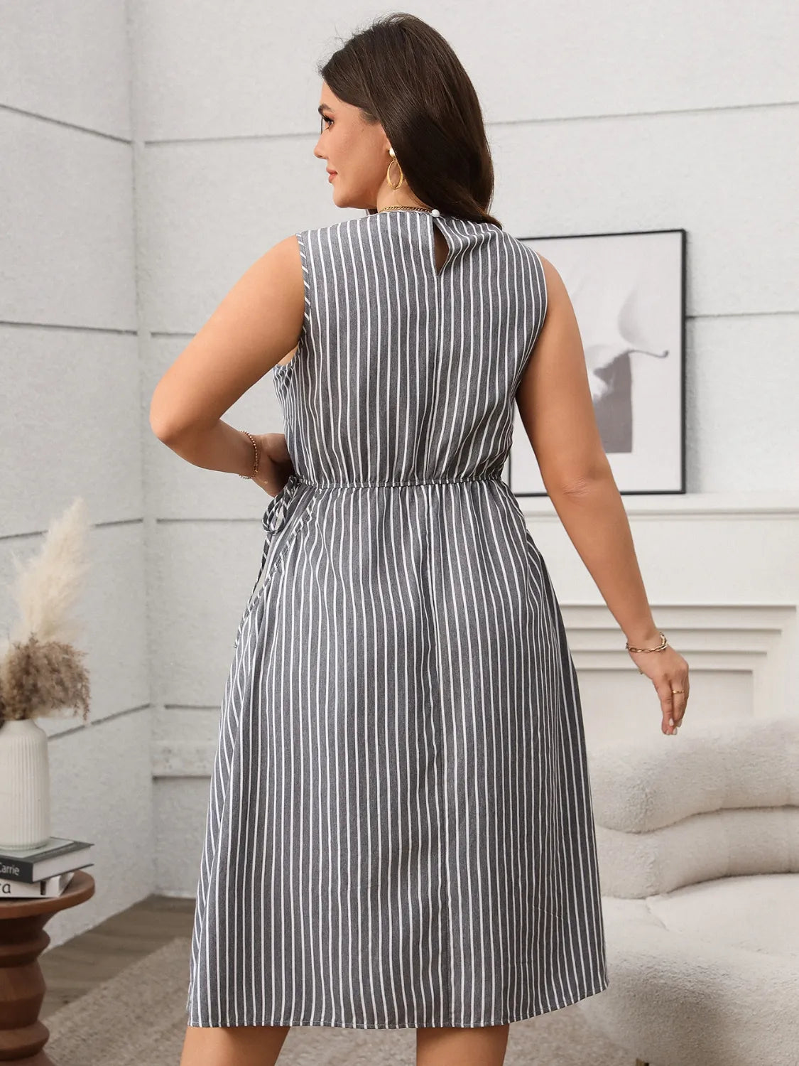 Plus Size Striped Round Neck Sleeveless Dress – Trendsi | ClozArt