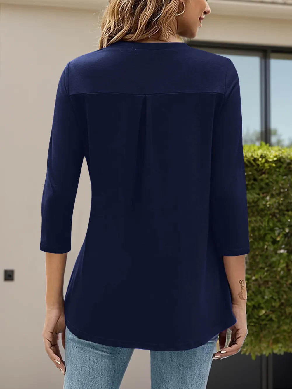 Notched Three-Quarter Sleeve T-Shirt – Trendsi | ClozArt