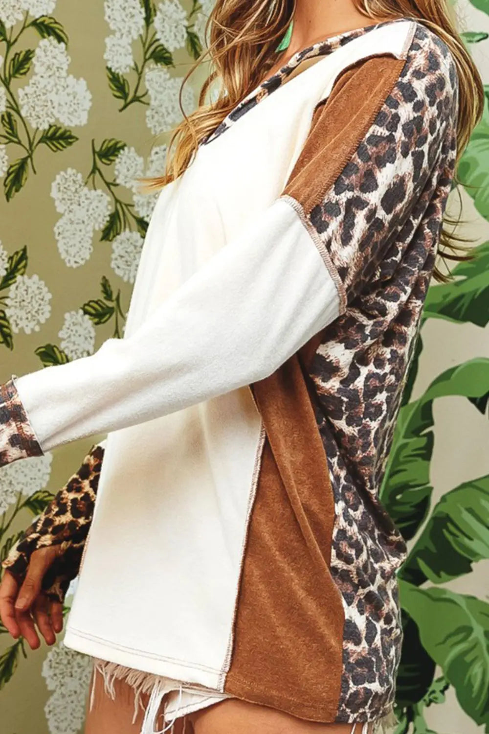 Leopard V-Neck Dropped Shoulder Blouse – Trendsi | ClozArt