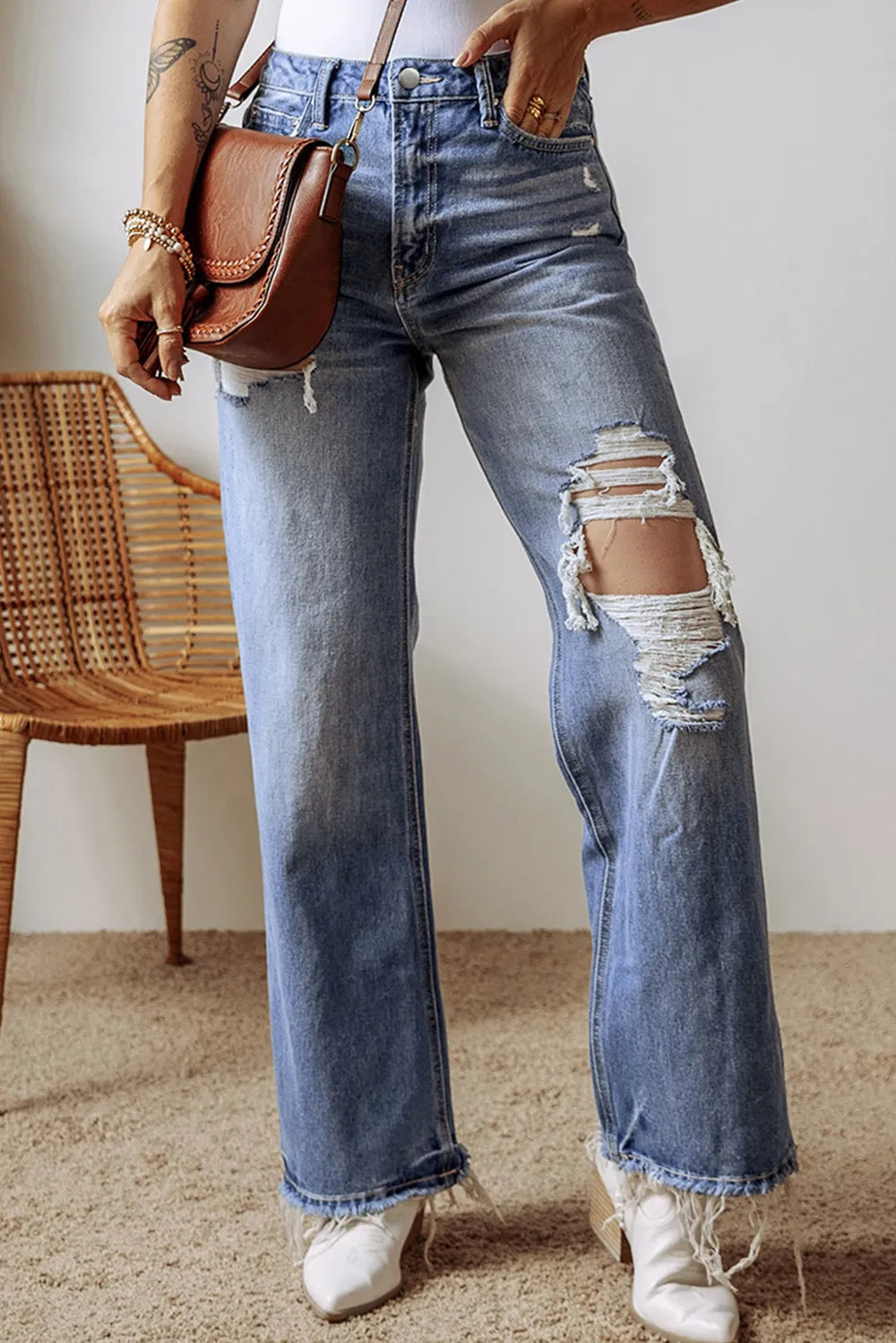 Distressed Straight Leg Jeans with Pockets – Trendsi | ClozArt