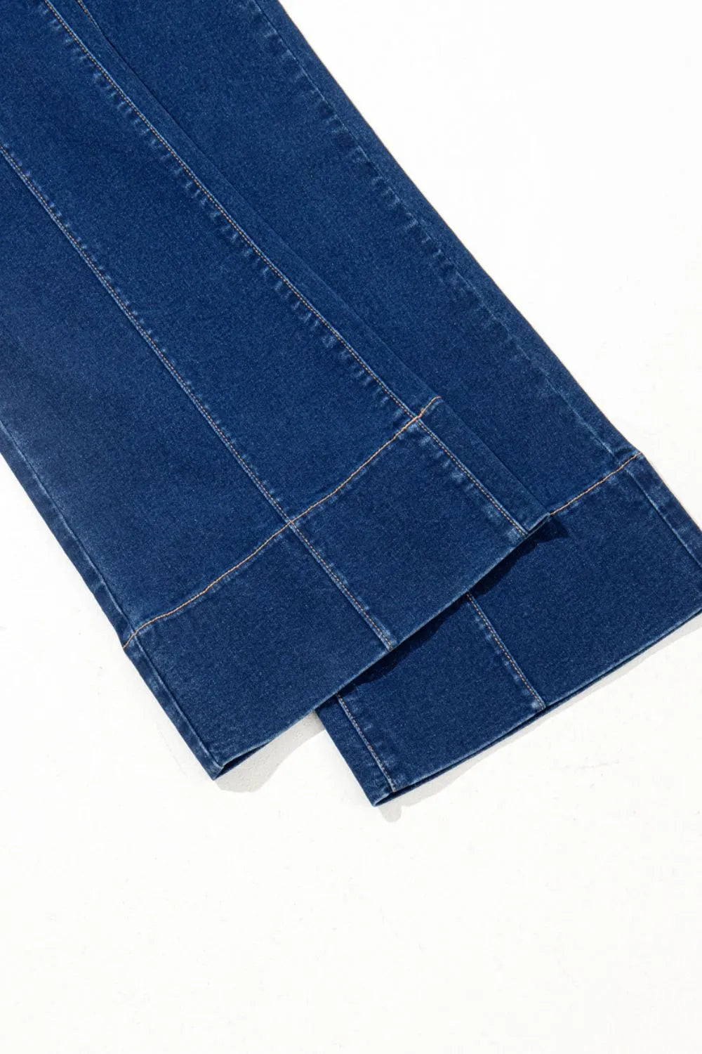 Center Seam Deep Wash Straight Jeans – Trendsi | ClozArt