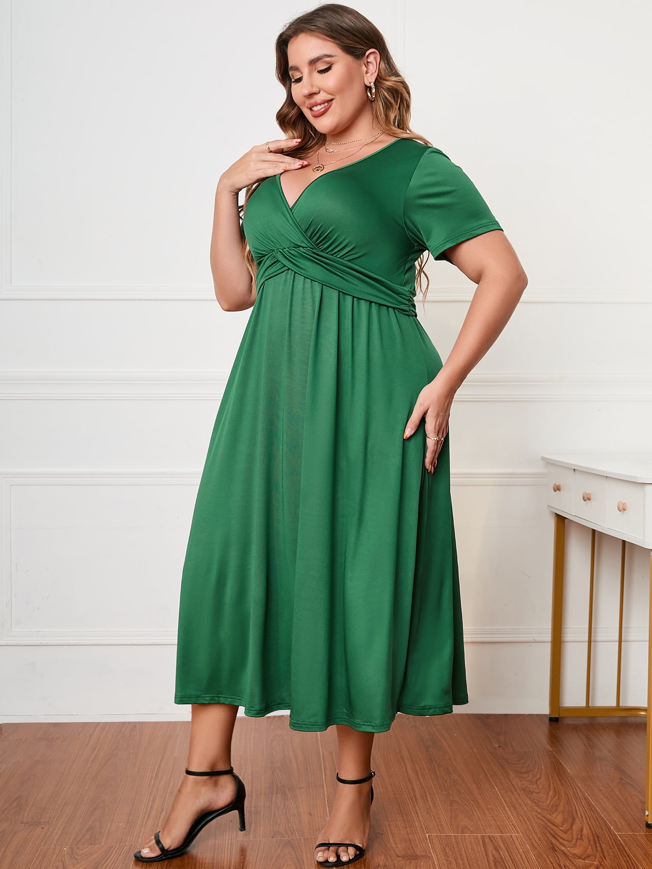Honey Plus Size Short Sleeve Surplice Neck Midi Dress – Trendsi | ClozArt