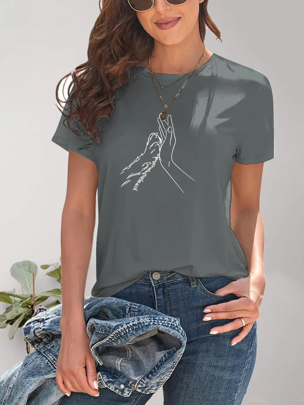 Graphic Round Neck Short Sleeve T-Shirt – Trendsi | ClozArt