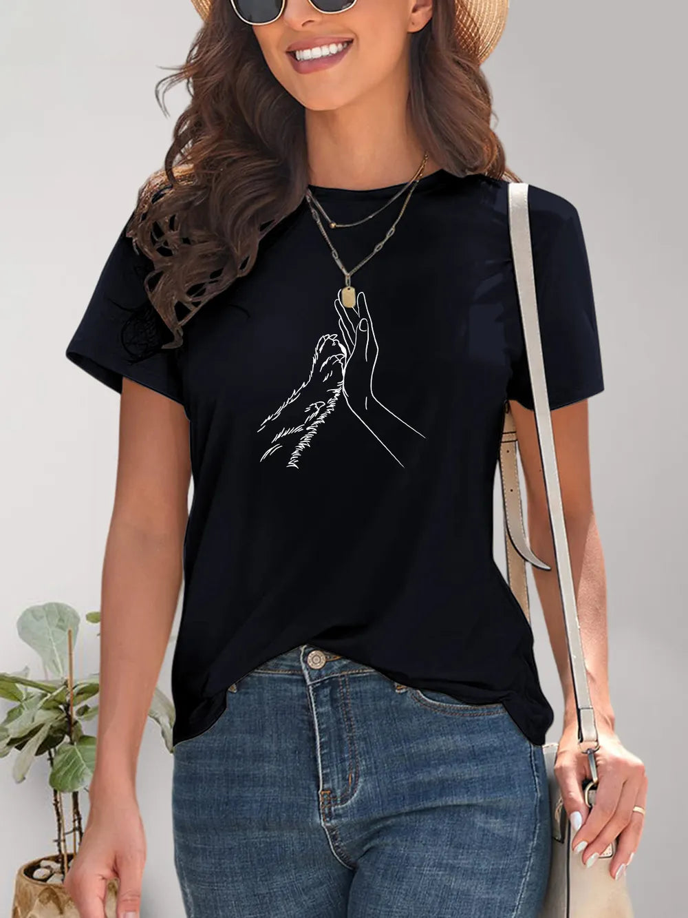 Graphic Round Neck Short Sleeve T-Shirt – Trendsi | ClozArt