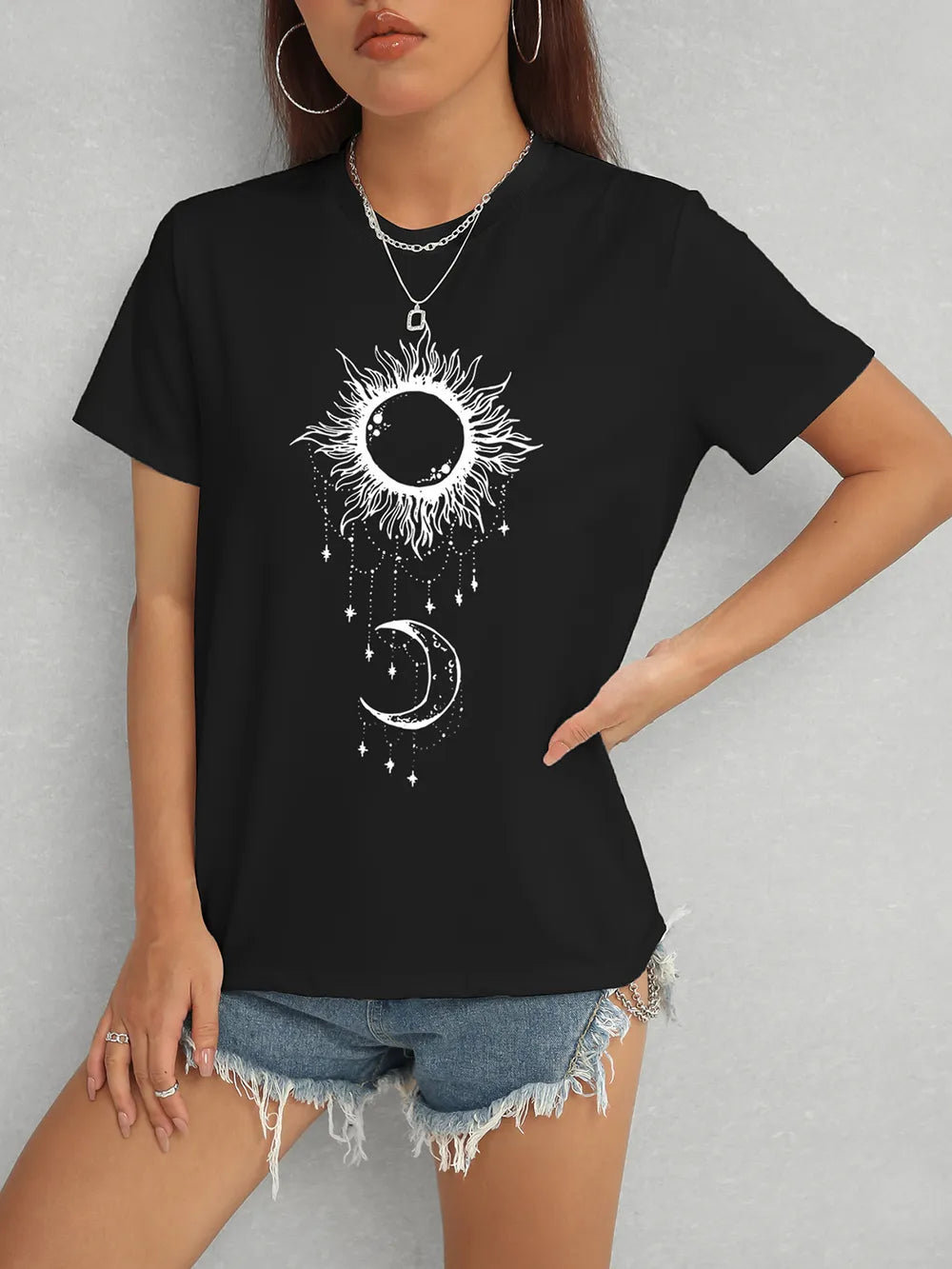Sun & Moon Graphic Round Neck T-Shirt – Trendsi | ClozArt