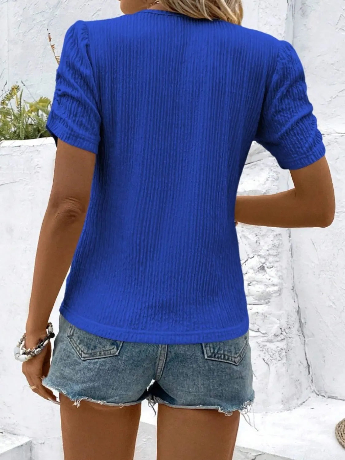 Ruched Round Neck Short Sleeve Top – Trendsi | ClozArt