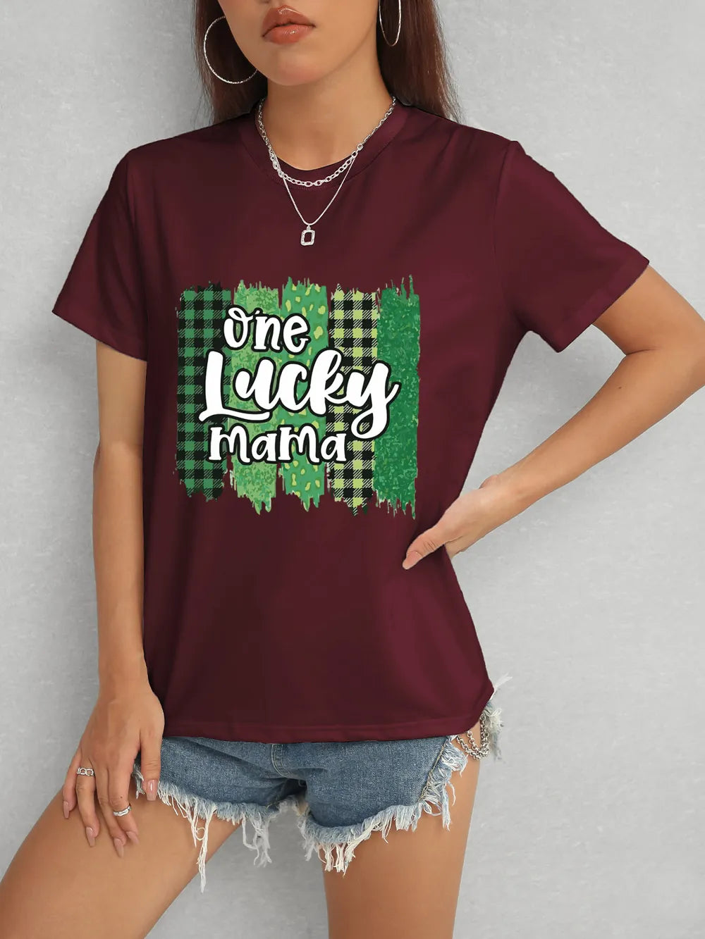 ONE LUCKY MAMA Round Neck T-Shirt – Trendsi | ClozArt