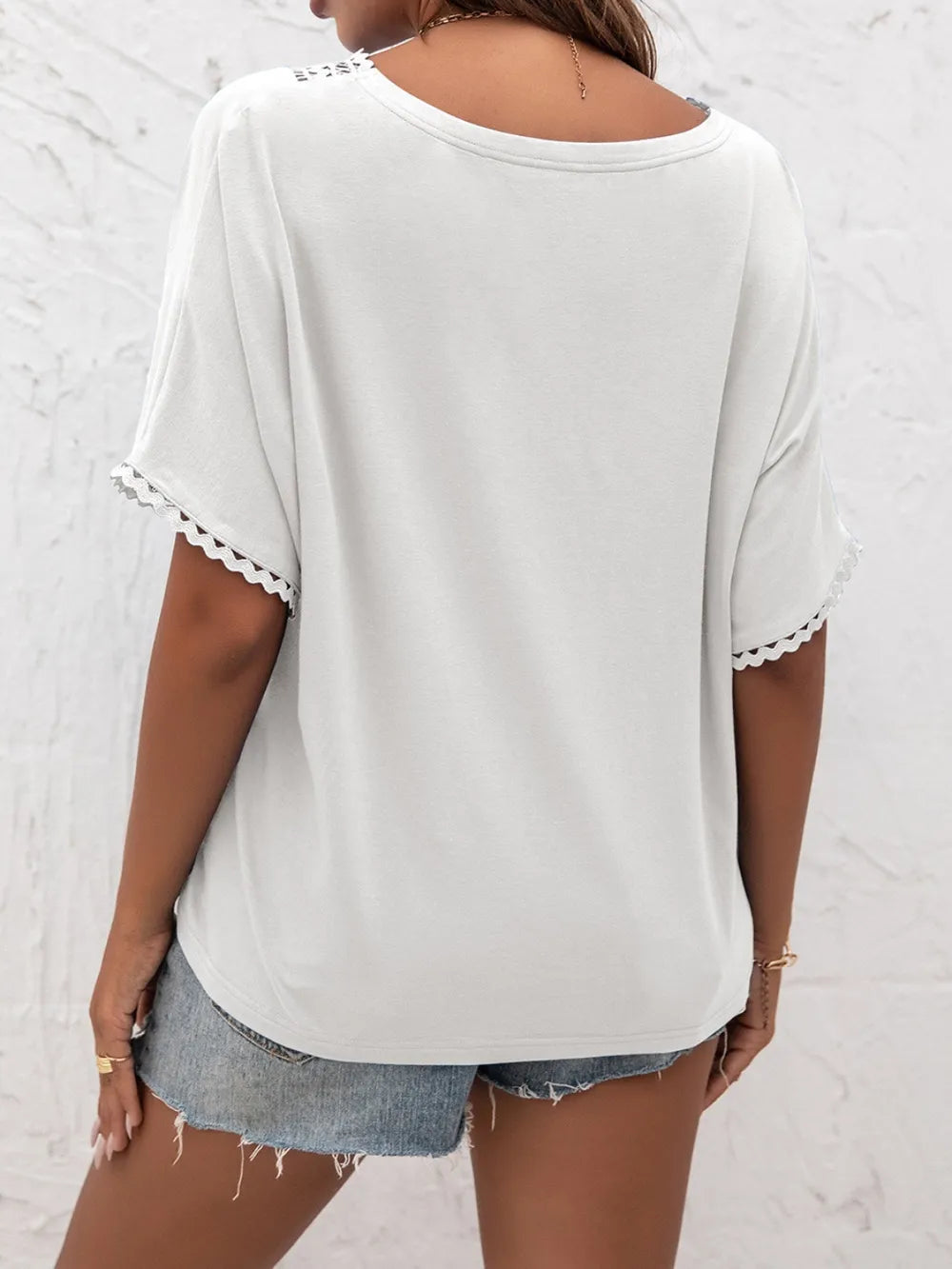 Ivy Lane Lace Detail V-Neck T-Shirt – Trendsi | ClozArt