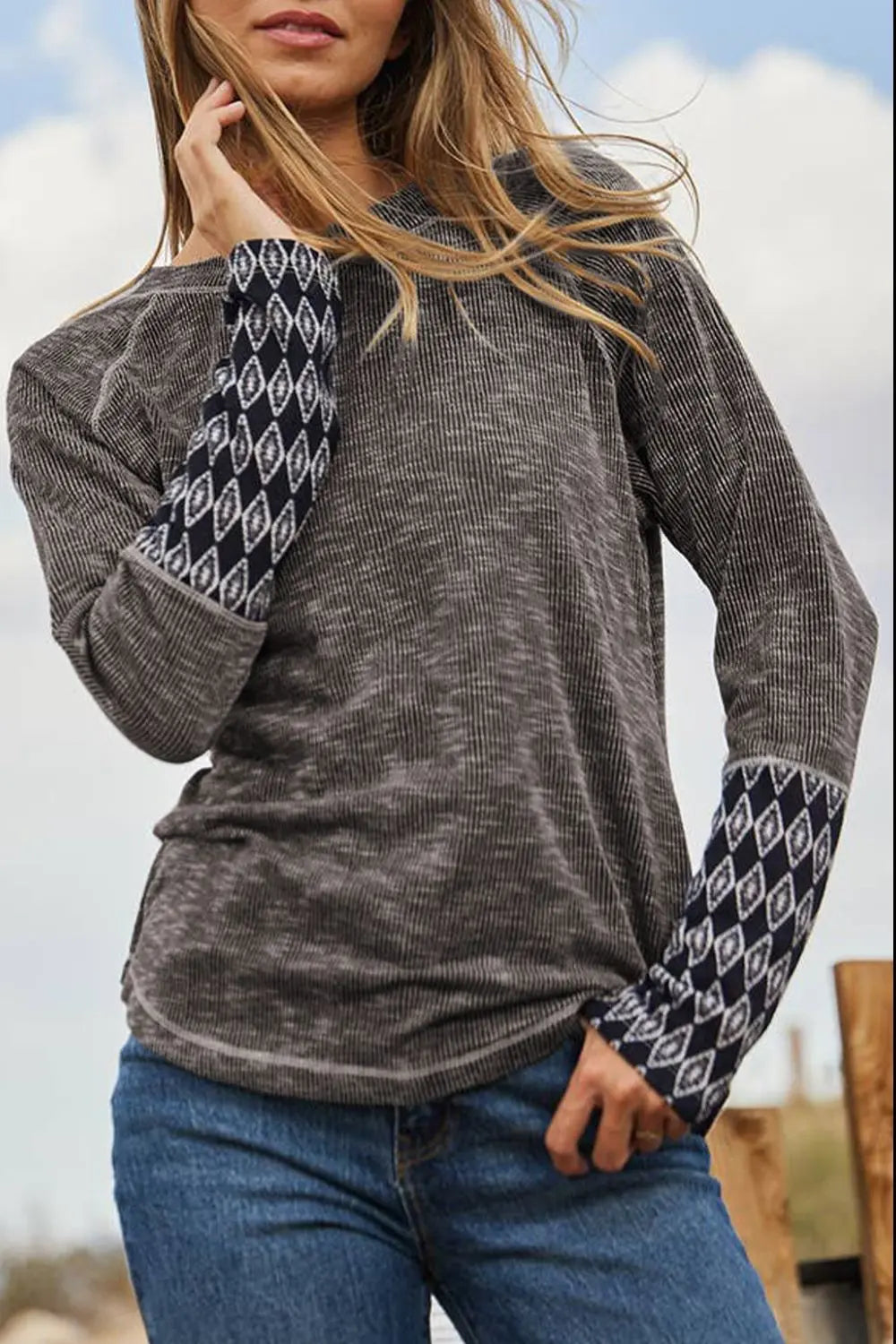 Geometric Round Neck Long Sleeve Top – Trendsi | ClozArt