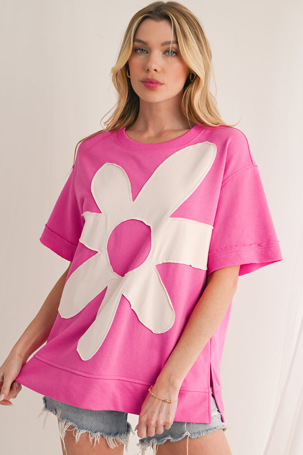 Sachet Pink 60s Flower Applique Slits T-Shirt – Shewin | ClozArt