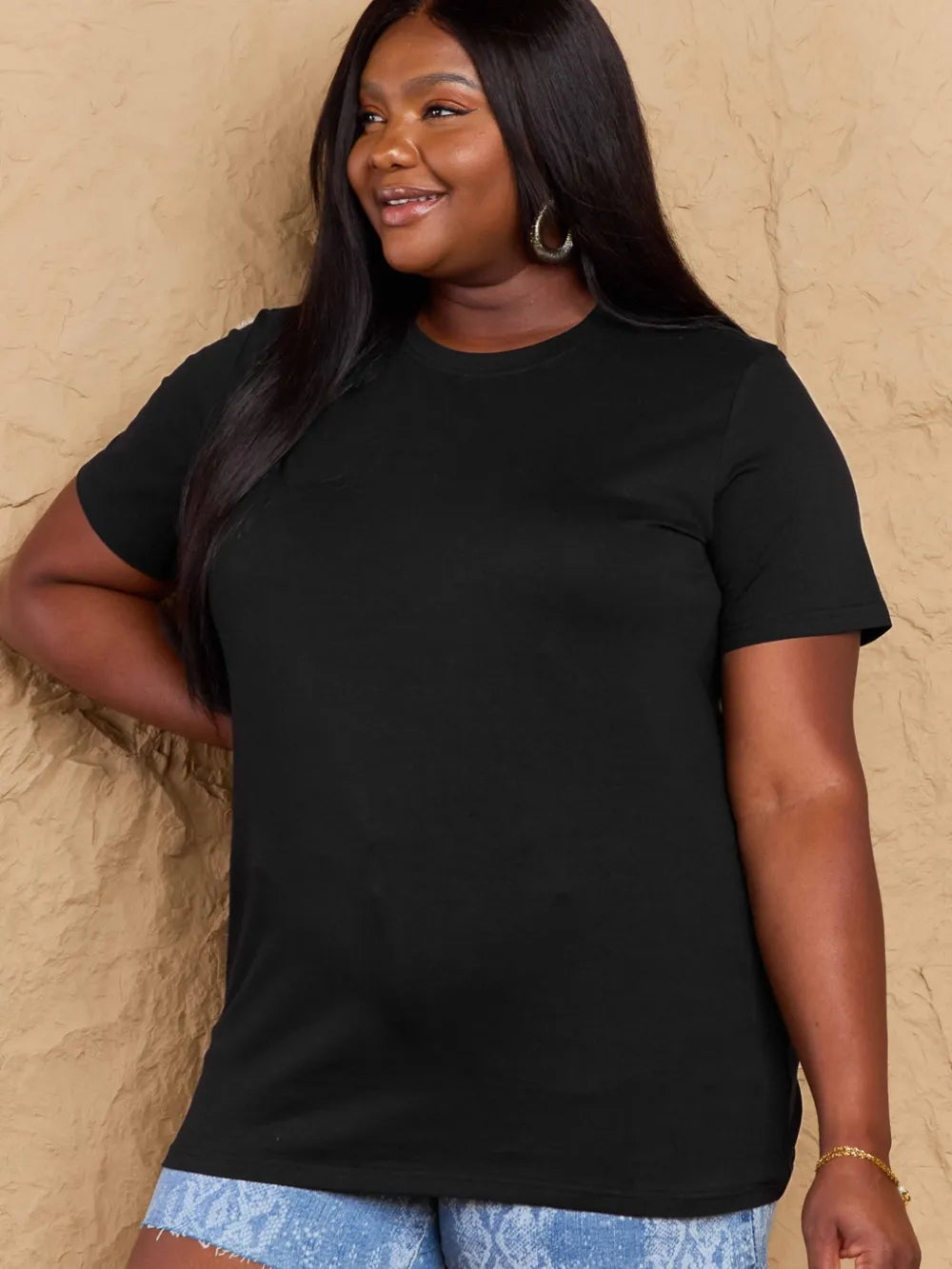 Full Size Round Neck Short Sleeve T-Shirt – Trendsi | ClozArt