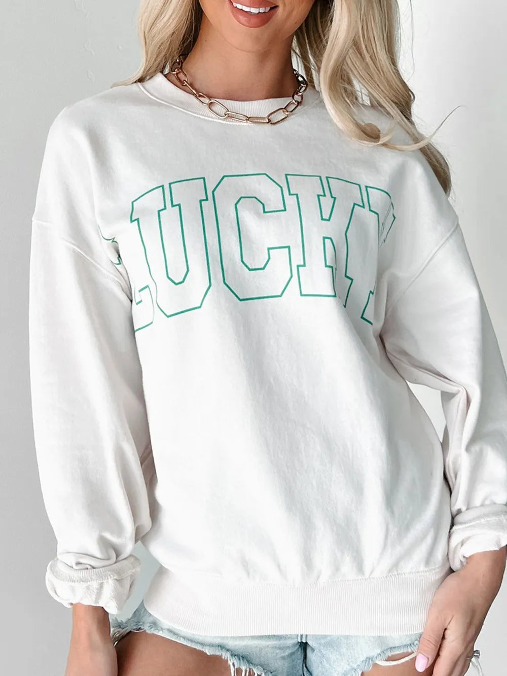 LUCKY Graphic Round Neck Long Sleeve Sweatshirt – Trendsi | ClozArt