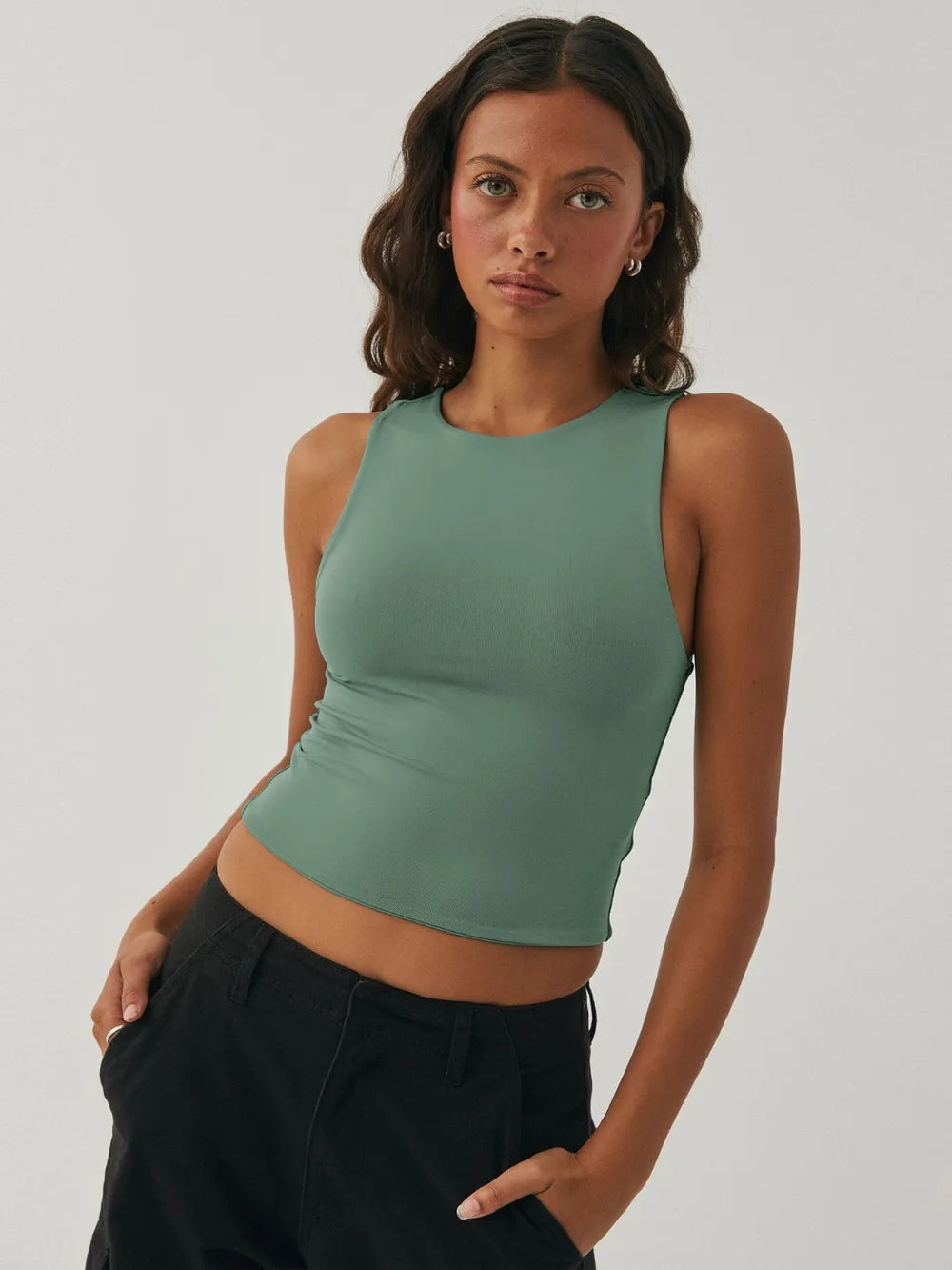 Round Neck Cropped Tank – Trendsi | ClozArt