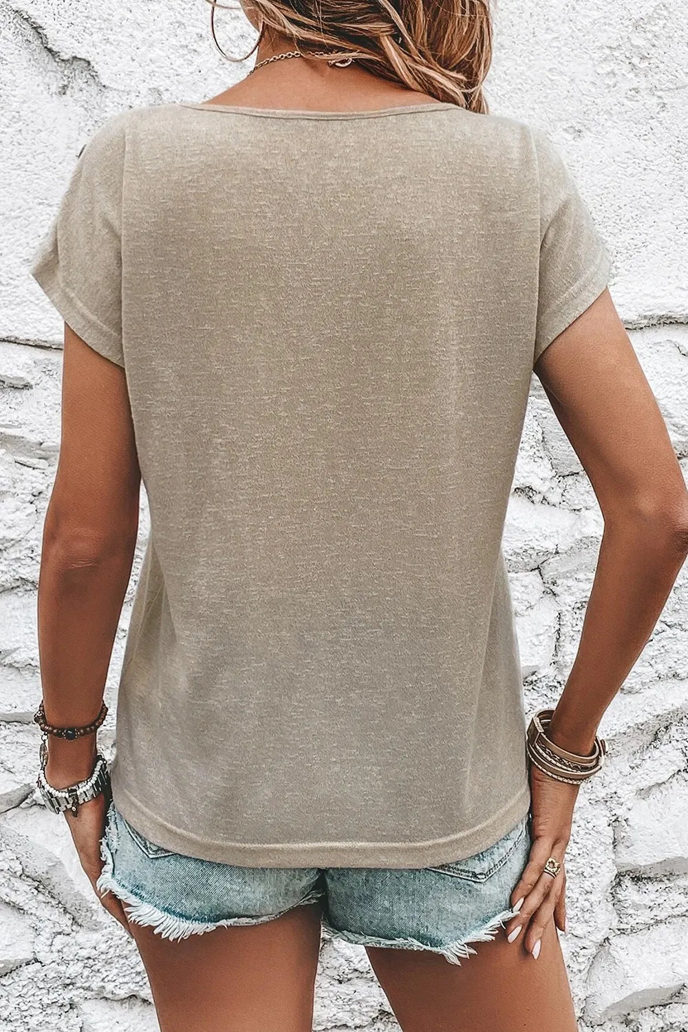 Decorative Button Graphic Round Neck Short Sleeve T-Shirt – Trendsi | ClozArt