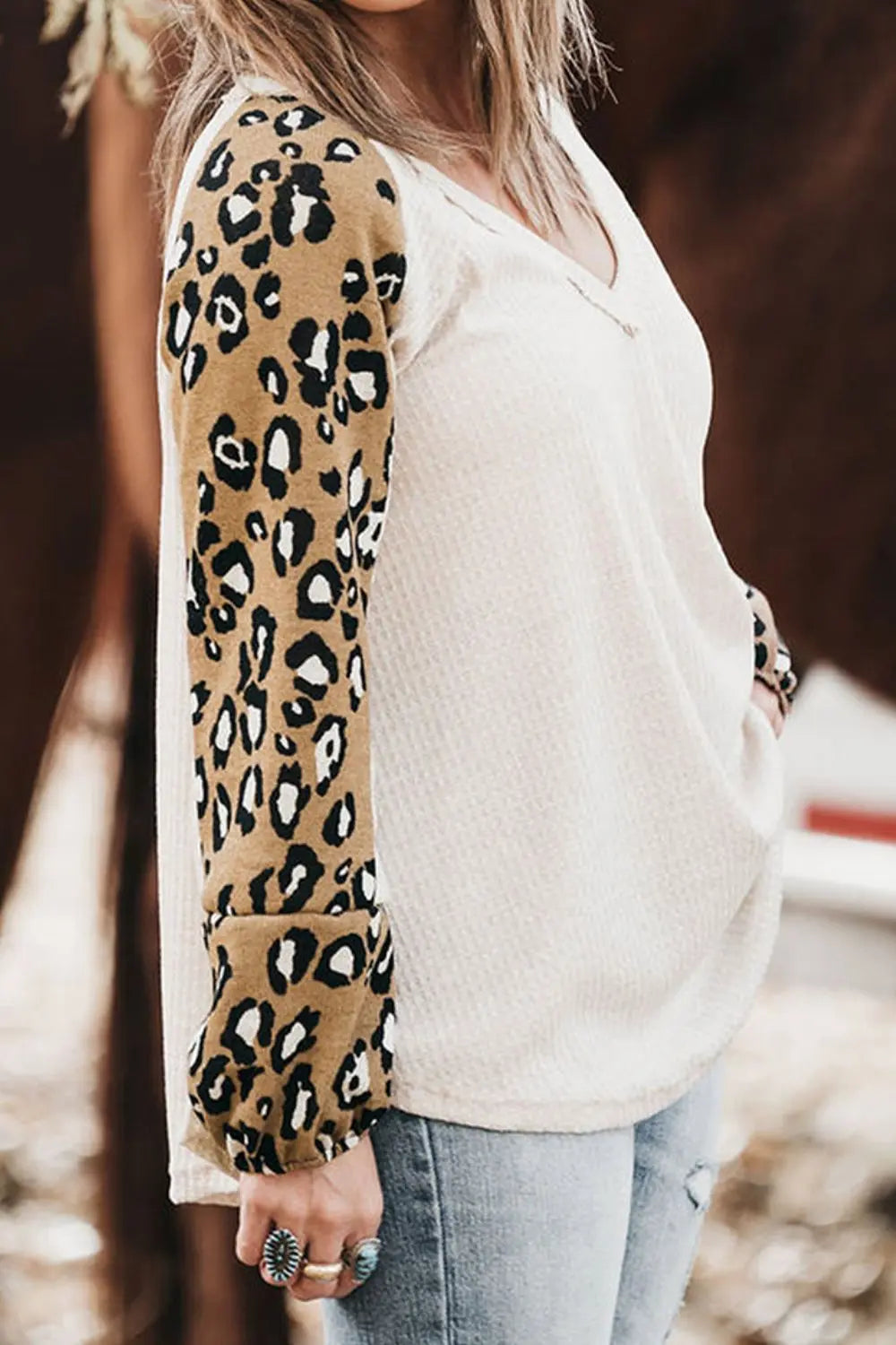 Plus Size Leopard V-Neck Raglan Sleeve Blouse – Trendsi | ClozArt