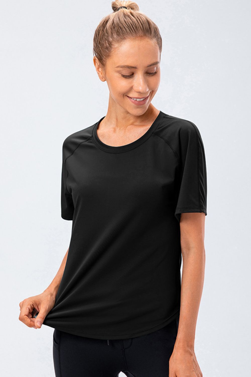 Round Neck Raglan Sleeve Active Tee – Trendsi | ClozArt