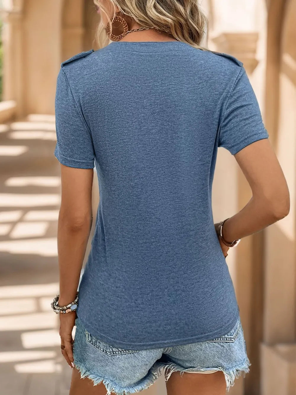 Perfee Notched Short Sleeve T-Shirt – Trendsi | ClozArt