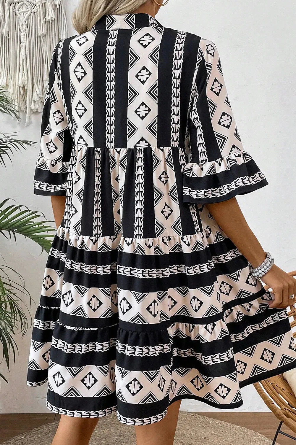 Tiered Printed Notched Half Sleeve Dress – Trendsi | ClozArt