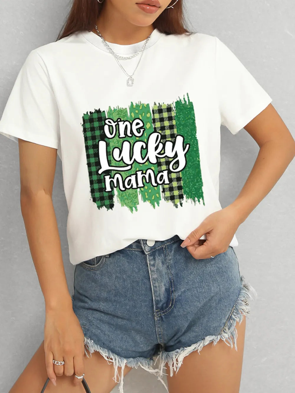 ONE LUCKY MAMA Round Neck T-Shirt – Trendsi | ClozArt