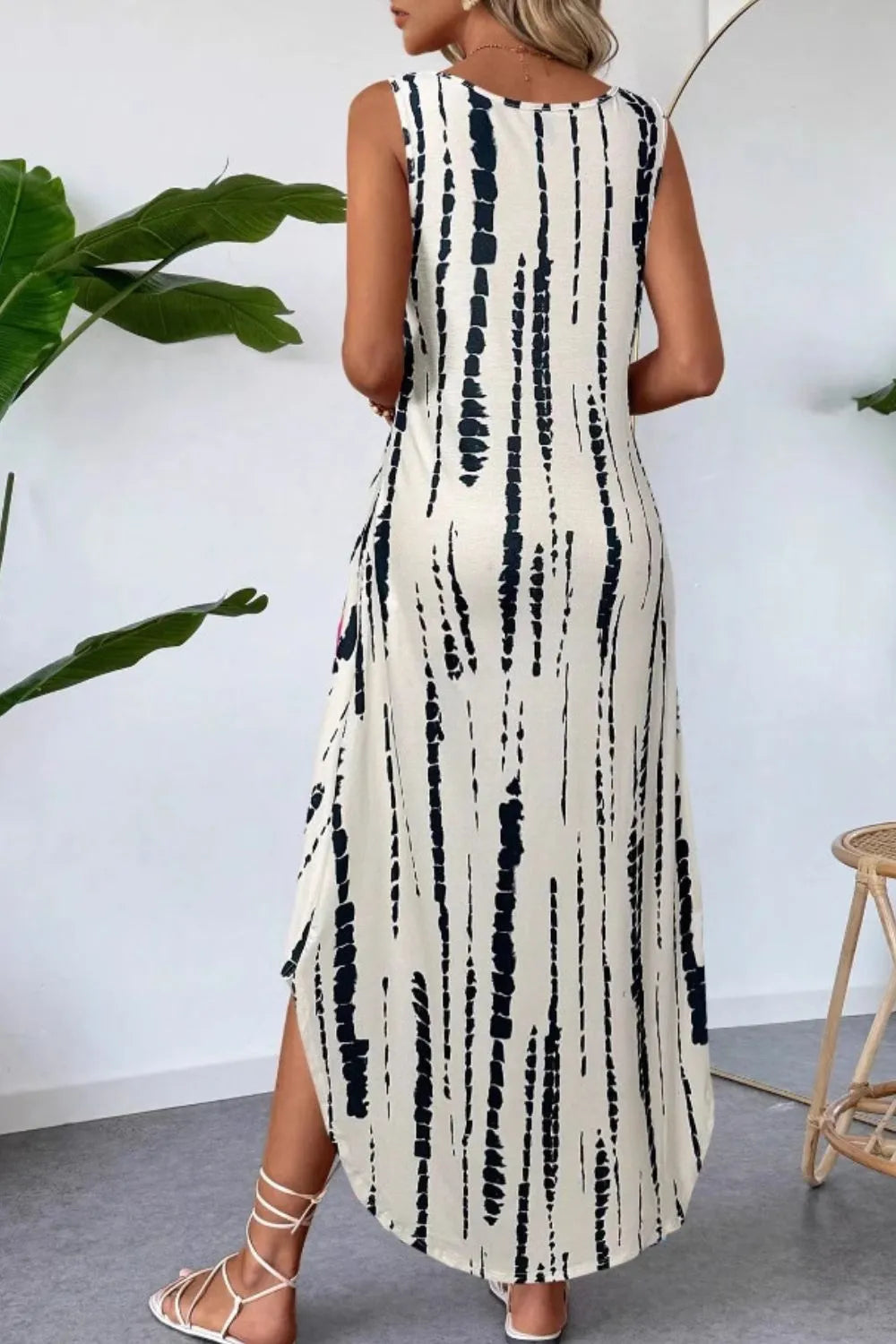 Scoop Neck Sleeveless Dress with Pockets – Trendsi | ClozArt