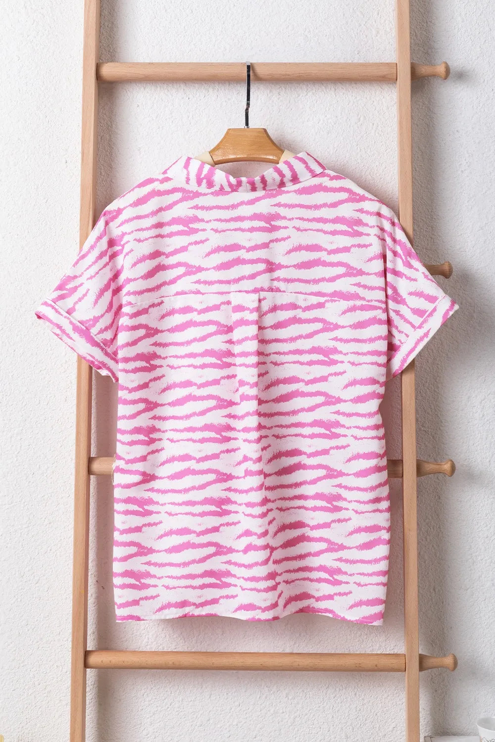 Printed V-Neck Short Sleeve T-Shirt – Trendsi | ClozArt