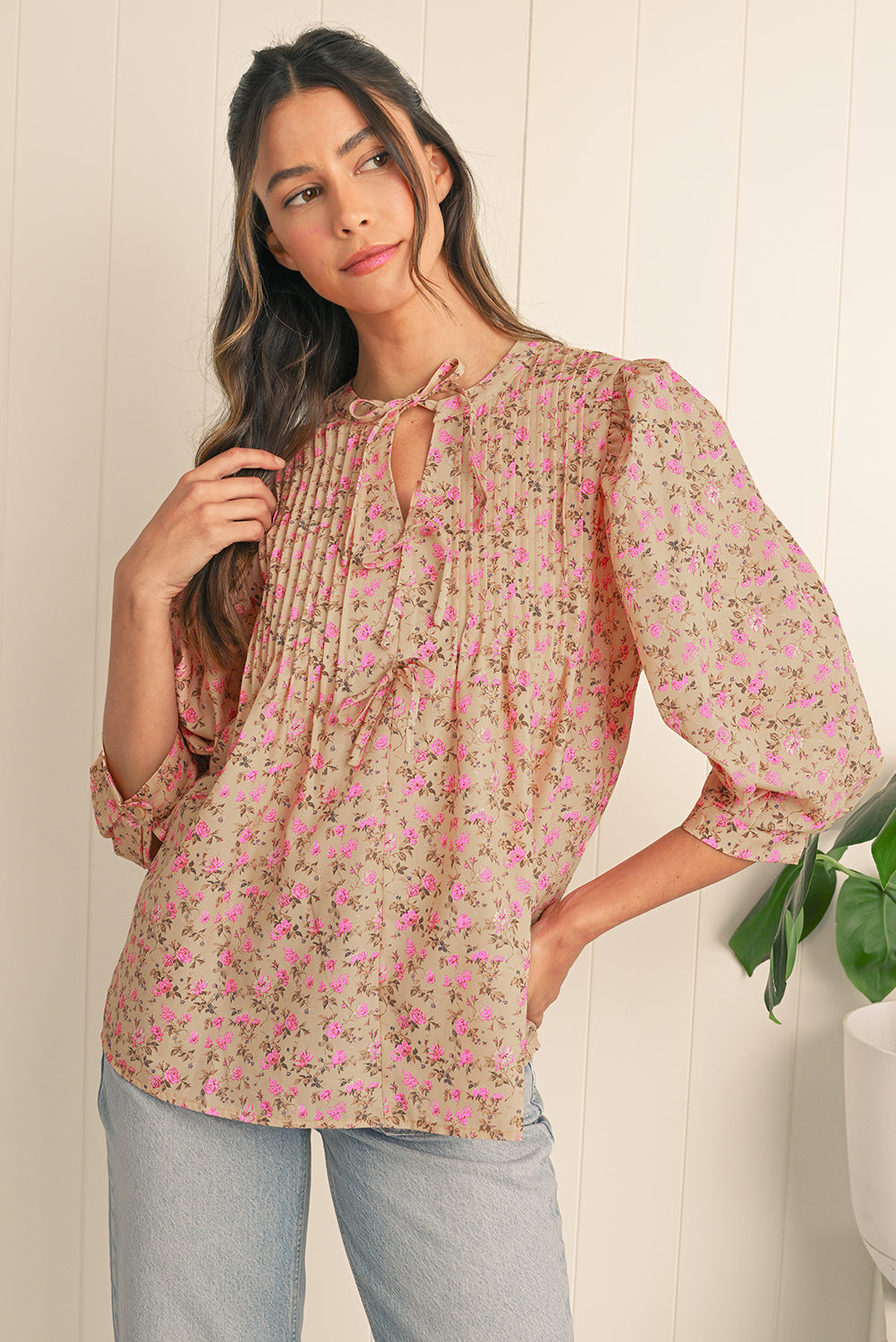 Light French Beige Ditsy Floral Print Bow Front Puff Sleeve Blouse – Shewin | ClozArt