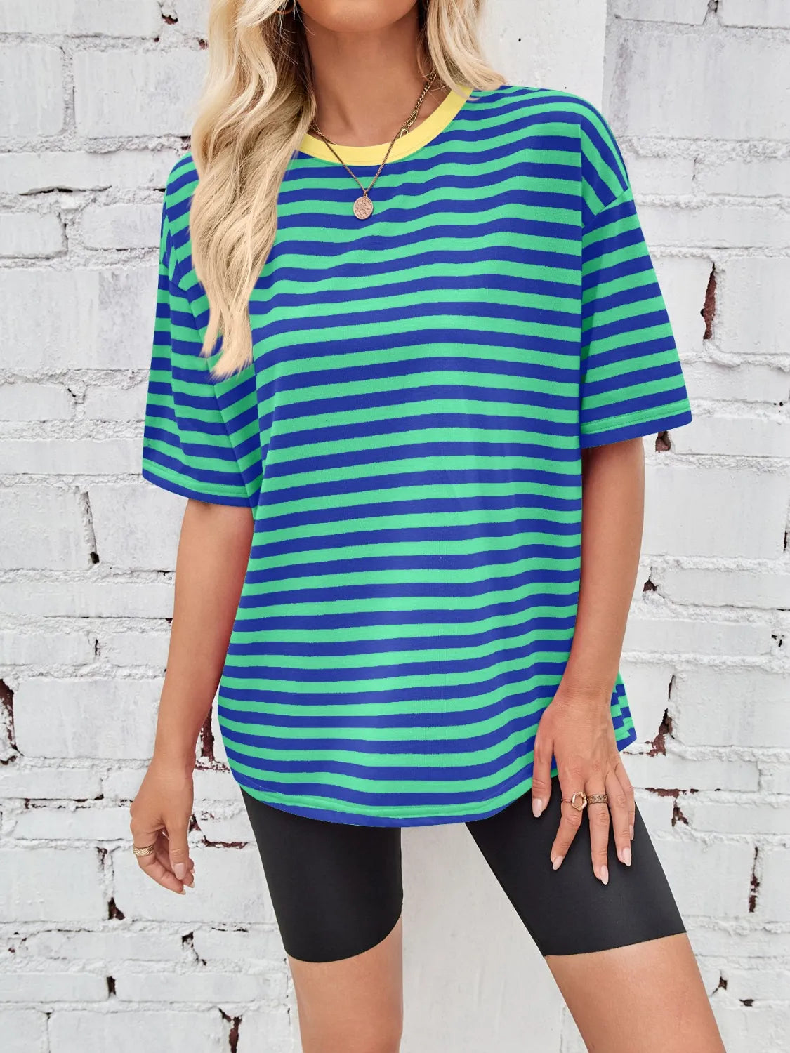 Contrast Striped Round Neck T-Shirt – Trendsi | ClozArt