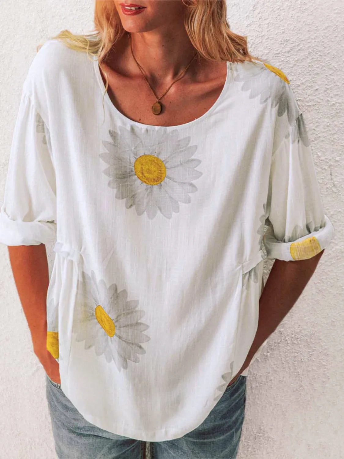 Full Size Flower Round Neck Half Sleeve T-Shirt Plus Size – Trendsi | ClozArt