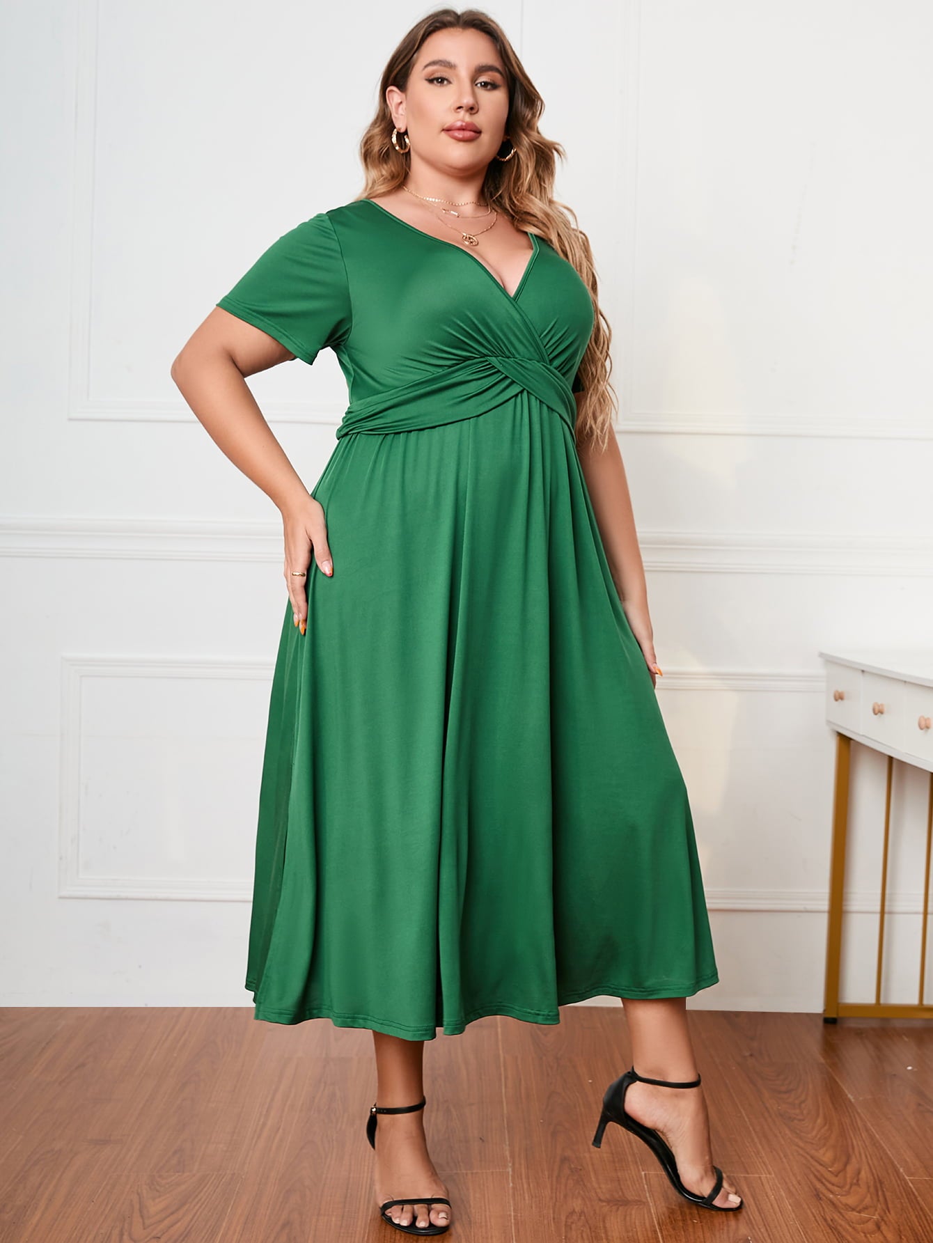 Honey Plus Size Short Sleeve Surplice Neck Midi Dress – Trendsi | ClozArt