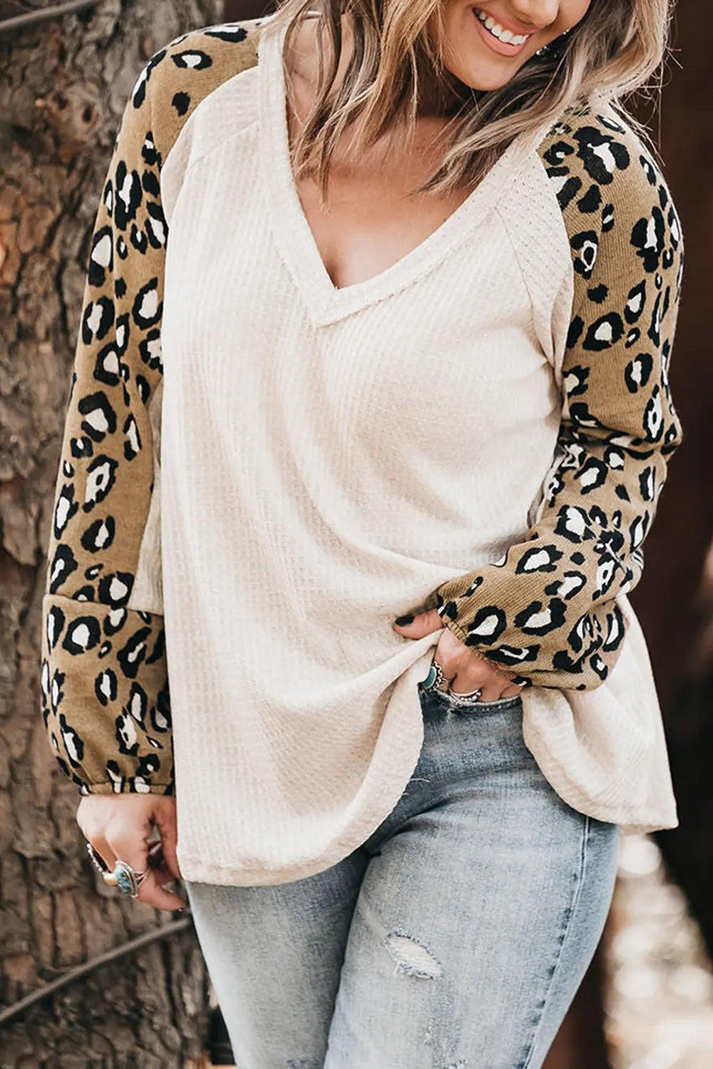 Plus Size Leopard V-Neck Raglan Sleeve Blouse – Trendsi | ClozArt