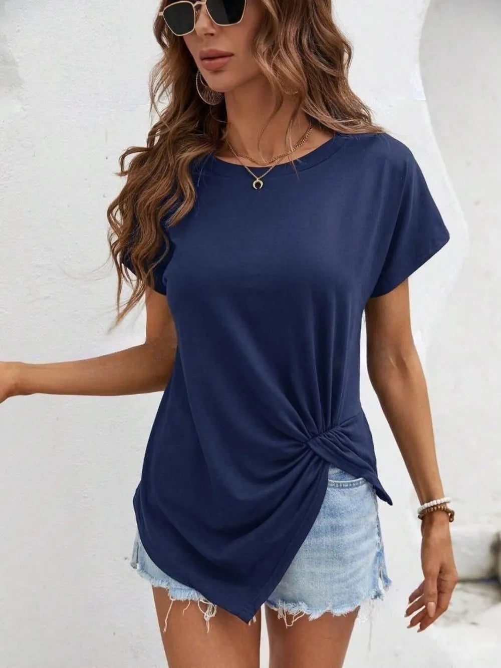 Asymmetric Hem Round Neck T-Shirt – Trendsi | ClozArt